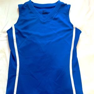 Boys sleeveless drifit Nike shirt size medium